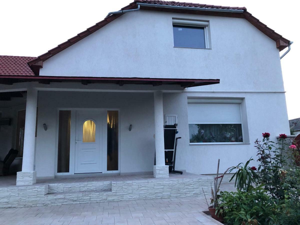 Ferienwohnung Battonya House Exterior foto